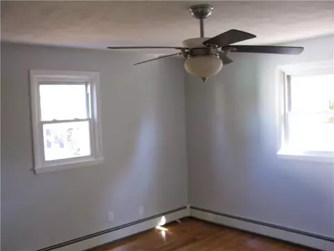 38 Fieldstone Rd, Warwick, RI 02886 photo 9
