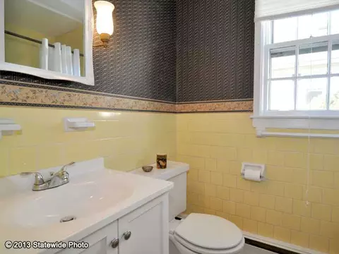 69 Freeman St, Warwick, RI 02886 photo 24