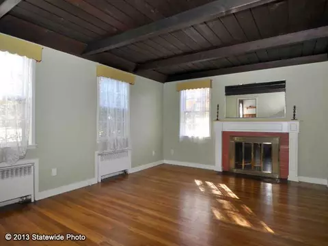 69 Freeman St, Warwick, RI 02886 photo 2