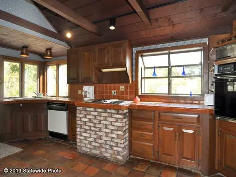 69 Freeman St, Warwick, RI 02886 photo 5