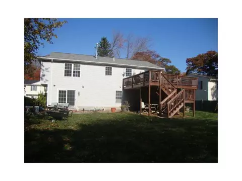 16 Dixie Ave, Warwick, RI 02889 photo 3