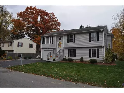 16 Dixie Ave, Warwick, RI 02889 photo 1