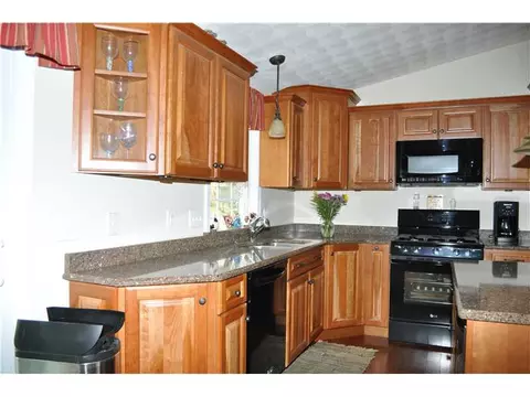16 Dixie Ave, Warwick, RI 02889 photo 7
