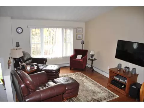 16 Dixie Ave, Warwick, RI 02889 photo 8