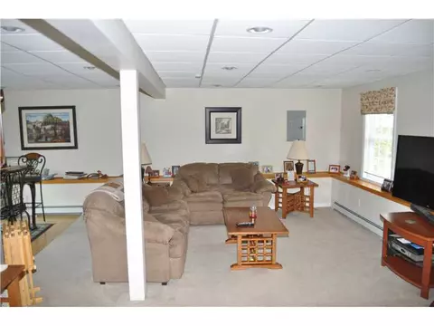 16 Dixie Ave, Warwick, RI 02889 photo 13