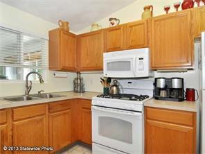 576 Commonwealth Ave, Warwick, RI 02886 photo 14