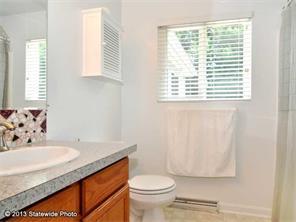 576 Commonwealth Ave, Warwick, RI 02886 photo 8
