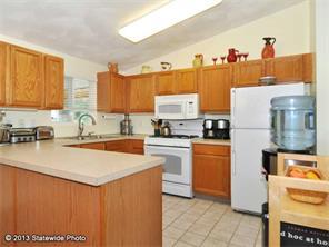576 Commonwealth Ave, Warwick, RI 02886 photo 13