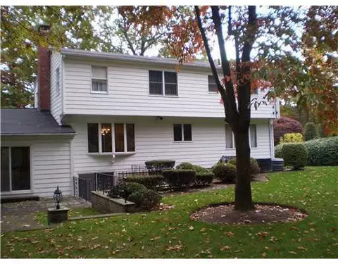 7 Downing Ln, Warwick, RI 02886 photo 2