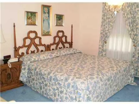 7 Downing Ln, Warwick, RI 02886 photo 11