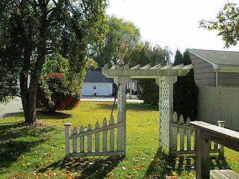 84 Warwick St, Woonsocket, RI 02895 photo 5