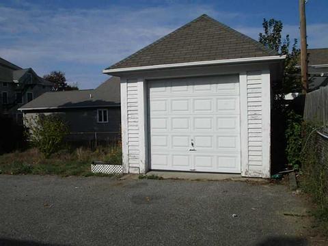 84 Warwick St, Woonsocket, RI 02895 photo 4
