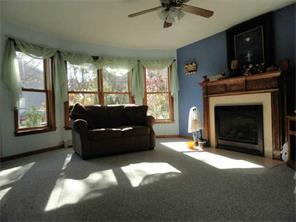 17 Cosmo St, Westerly, RI 02891 photo 3