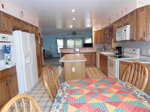 17 Cosmo St, Westerly, RI 02891 photo 2
