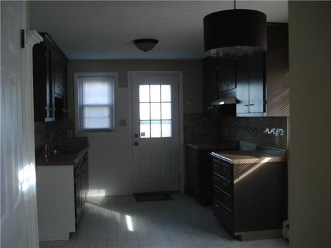 136 Damon Ave, Warwick, RI 02886 photo 5