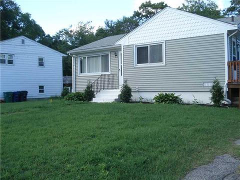 136 Damon Ave, Warwick, RI 02886 photo 2