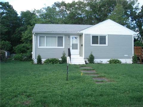 136 Damon Ave, Warwick, RI 02886 photo 1