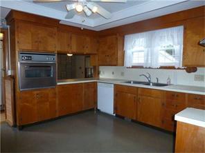 8 Maple Rd, Warren, RI 02885 photo 3