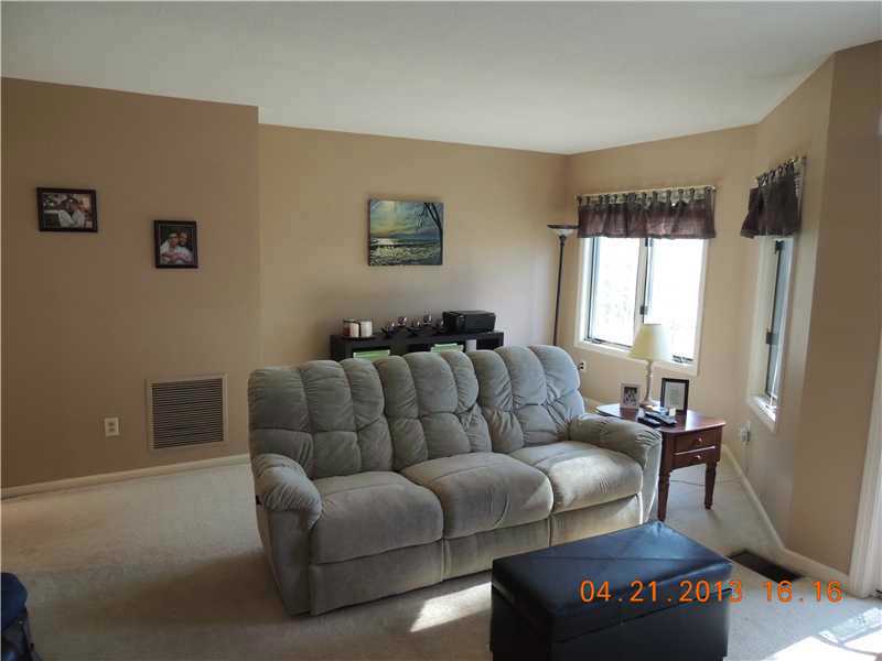 203 Holley Ln, Woonsocket, RI 02895 photo 8