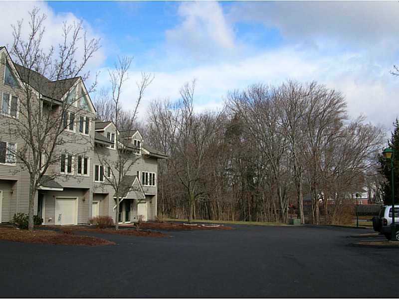 203 Holley Ln, Woonsocket, RI 02895 photo 2