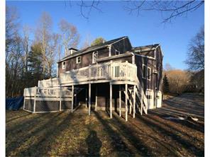 708 Maureen Cir, Mapleville, RI 02839 photo 3