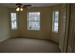 69 Blake St, Warwick, RI 02889 photo 4