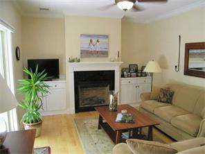 23 Franklin St #2, Westerly, RI 02891 photo 3