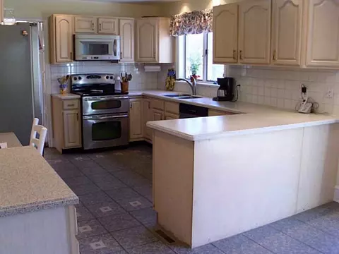 2 Trolley Ln, Westerly, RI 02891 photo 6