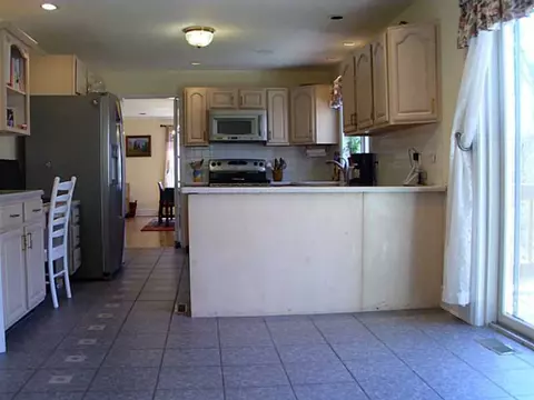 2 Trolley Ln, Westerly, RI 02891 photo 12