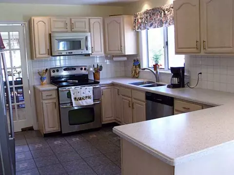 2 Trolley Ln, Westerly, RI 02891 photo 11