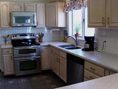 2 Trolley Ln, Westerly, RI 02891 photo 8