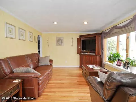 85 Montgomery St, Warwick, RI 02886 photo 5