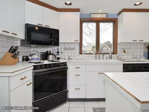 85 Montgomery St, Warwick, RI 02886 photo 8