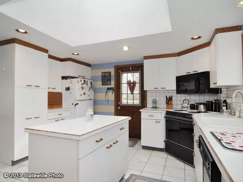85 Montgomery St, Warwick, RI 02886 photo 7