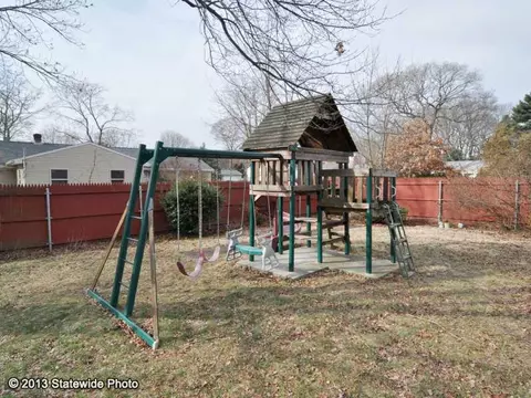85 Montgomery St, Warwick, RI 02886 photo 11