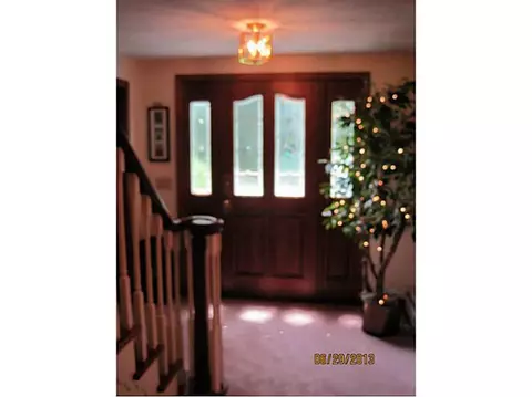 69 Apple Tree Ln, Warwick, RI 02888 photo 8