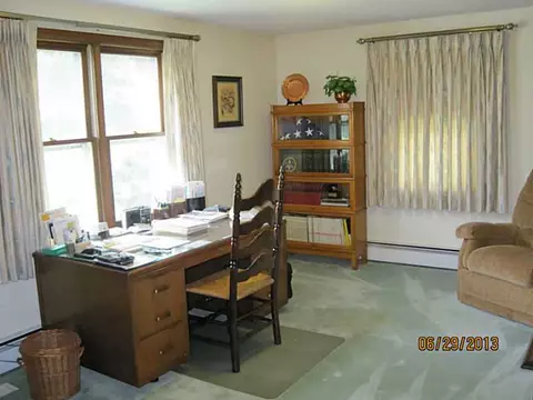 69 Apple Tree Ln, Warwick, RI 02888 photo 16