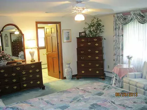 69 Apple Tree Ln, Warwick, RI 02888 photo 18