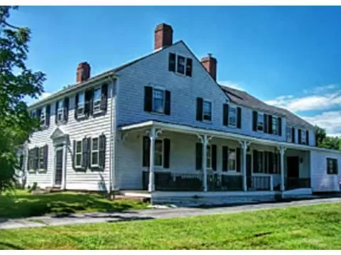 27 Main St, Little Compton, RI 02837 photo 1