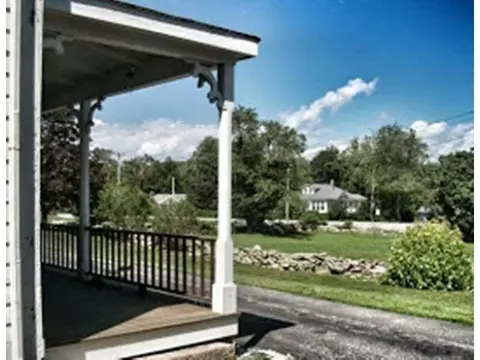 27 Main St, Little Compton, RI 02837 photo 2