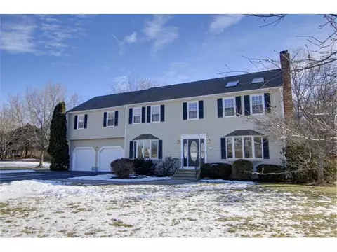 107 Ledgewood Ln, Woonsocket, RI 02895 photo 1