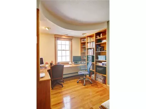 107 Ledgewood Ln, Woonsocket, RI 02895 photo 12