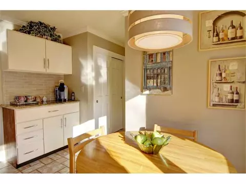 107 Ledgewood Ln, Woonsocket, RI 02895 photo 11
