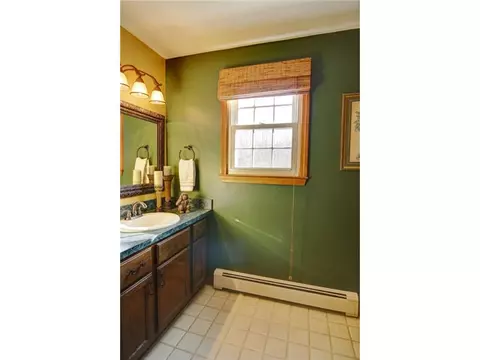 107 Ledgewood Ln, Woonsocket, RI 02895 photo 17