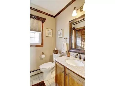 107 Ledgewood Ln, Woonsocket, RI 02895 photo 13