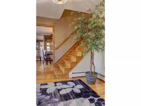 107 Ledgewood Ln, Woonsocket, RI 02895 photo 3