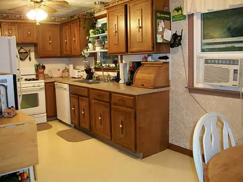 50 Old North Rd, Coventry, RI 02816 photo 3