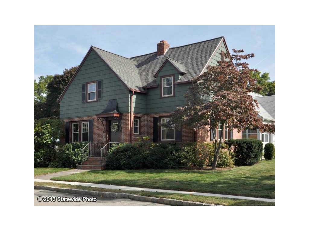 18 Friendly Dr, Warwick, RI 02888 photo 2