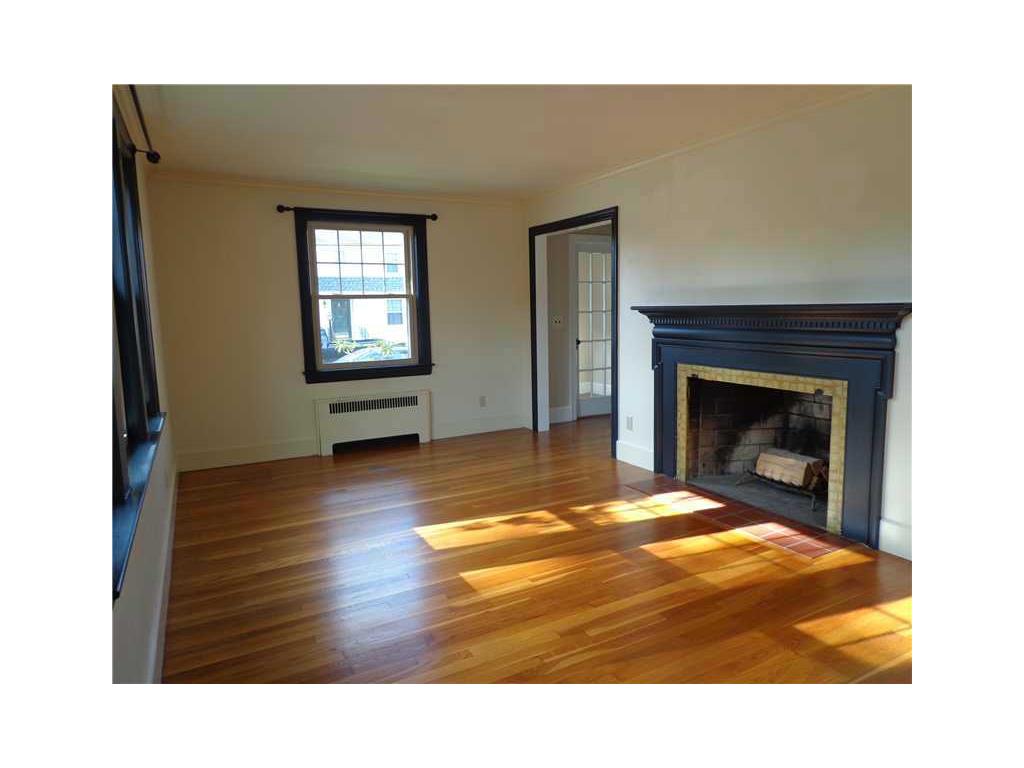 18 Friendly Dr, Warwick, RI 02888 photo 4
