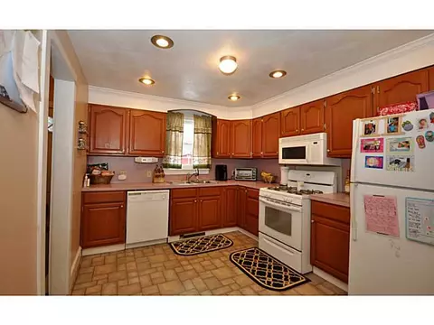 108 Brinton Ave, Warwick, RI 02889 photo 6